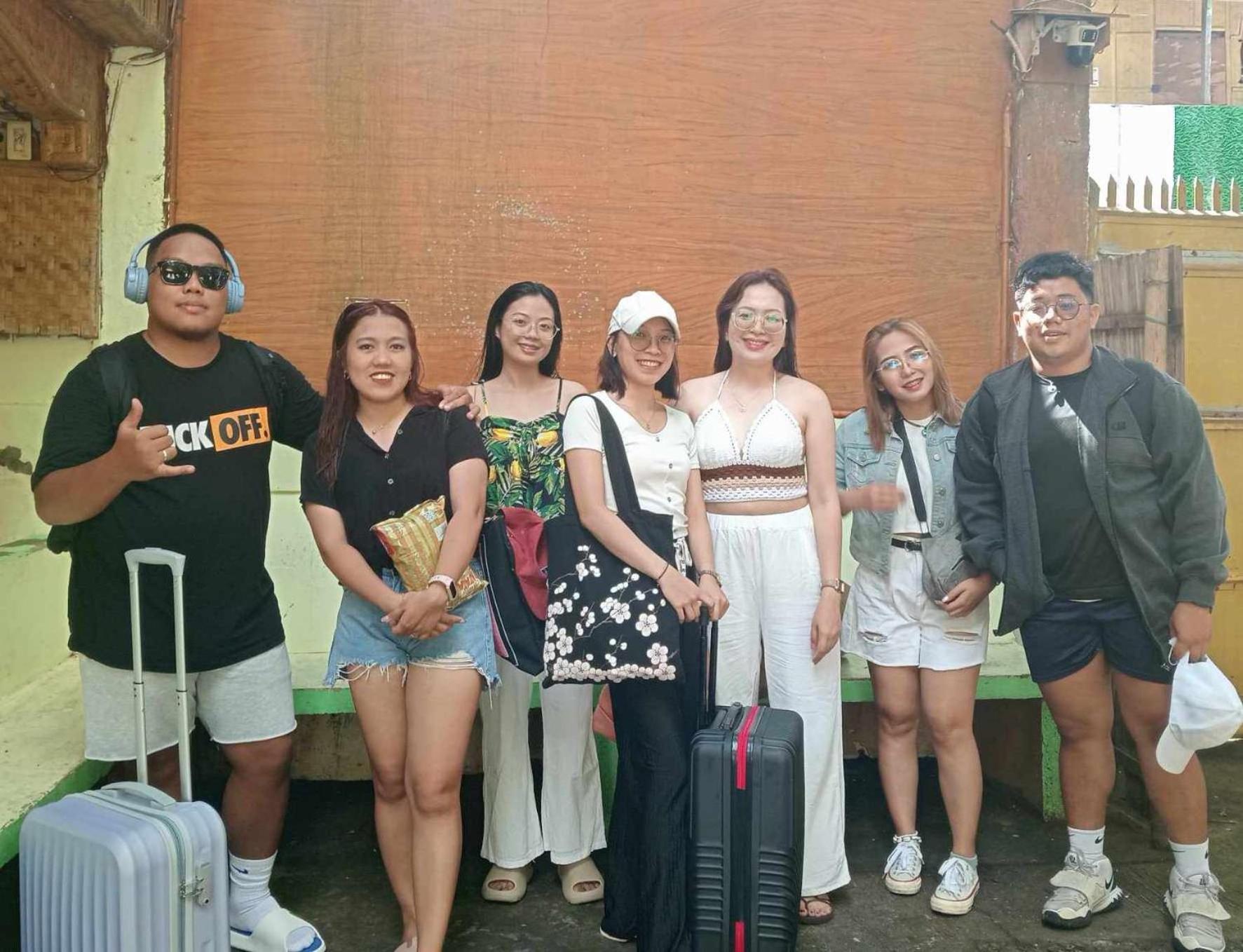 Bambooze Hauz Hotel Balabag  Exterior photo