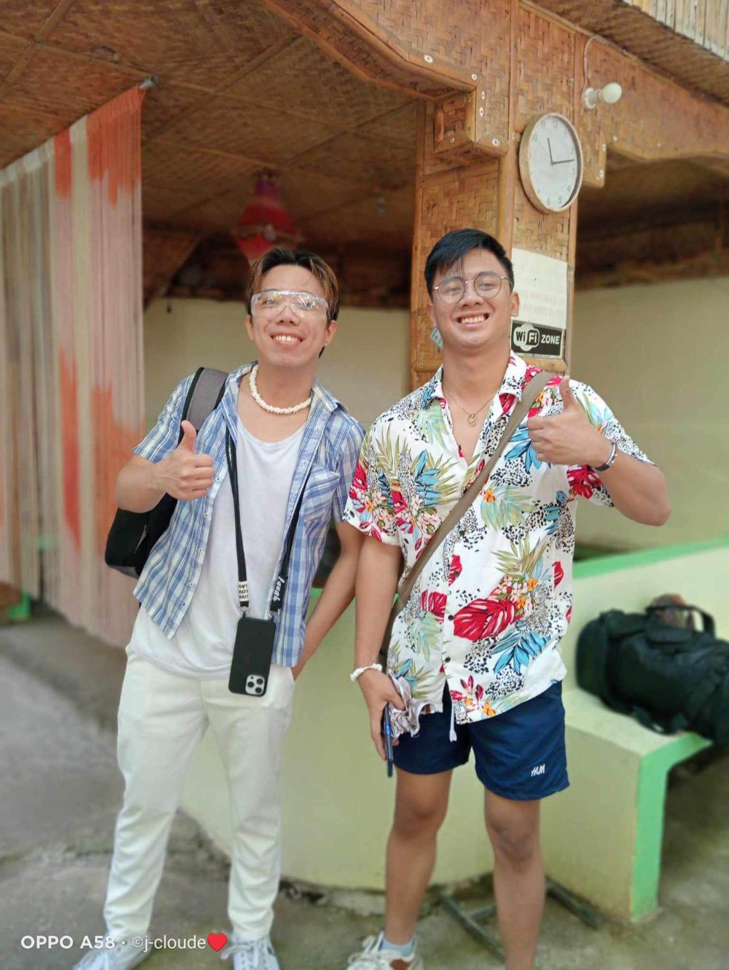 Bambooze Hauz Hotel Balabag  Exterior photo